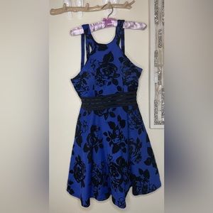 Lace homecoming dress